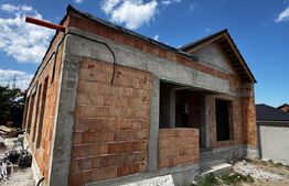 Casă individuală la cheie, 4 camere, zona Cetate - Valea Popii