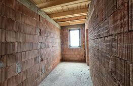 Casă nouă cu design modern, 4 camere cu potențial imens de personalizare