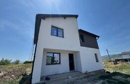 Casă nouă cu design modern, 4 camere cu potențial imens de personalizare