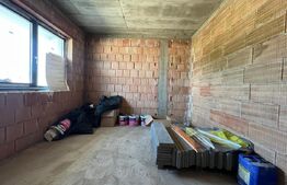 Casă nouă cu design modern, 4 camere cu potențial imens de personalizare