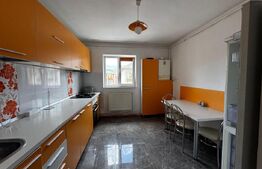 Apartament de vanzare, cu 2 camere, zona Cetate - Piata