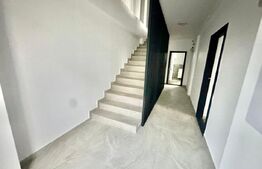Garsonieră 33 mp, balcon, bloc nou, zona Centrala
