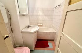  Apartament 3 camere decomandat, balcon, loc de parcare – zona Centru