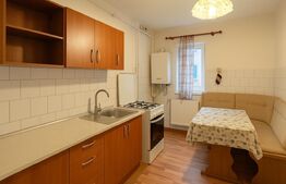  Apartament 3 camere decomandat, balcon, loc de parcare – zona Centru