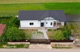 Casa individuala cu 4 camere,130 mp utili,450 mp teren,Sard