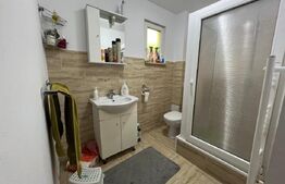 Casă de lemn autentică, 4 camere + încălzire cu șemineu și centrală pe lemne