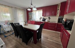 Casă de lemn autentică, 4 camere + încălzire cu șemineu și centrală pe lemne