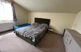 Casă de lemn autentică, 4 camere + încălzire cu șemineu și centrală pe lemne