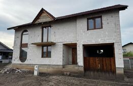 Casă la roșu YTong, de vanzare, cu 4 camere si garaj, zona Micesti