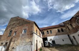 Hotel cu 44 camere, renovabil, poziționat ultracentral – oportunitate