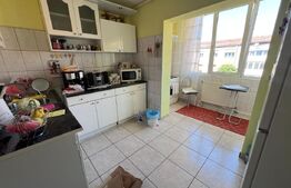 Apartament 3 camere decomandat, 79 m², 2 băi, zona Cetate – etaj 4