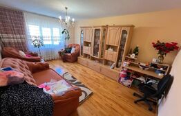 Apartament 3 camere decomandat, 79 m², 2 băi, zona Cetate – etaj 4