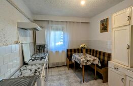 Apartament cu 2 camere, decomandat, zona Ampoi.