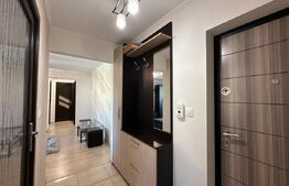 Apartament de vânzare cu 2 camere, etaj intermediar – zona Cetate