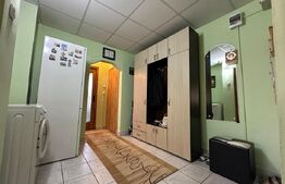 Apartament de vânzare cu 2 camere, etaj intermediar - zona Tolstoi