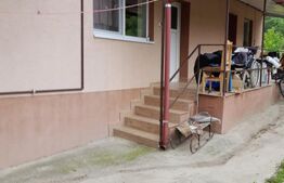 Casă individuală cu 2 camere de vânzare, Zona Ocna Mures