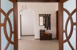 Casa de vanzare 4 camere, 160 mp, zona Micesti