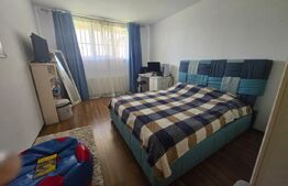 Apartament cu 3 camere,decomandat, 102 mp utili,curte 100 mp, zona Cetate