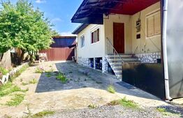 Casa de vanzare cu curte si anexe, teren 1253 mp, Berghin