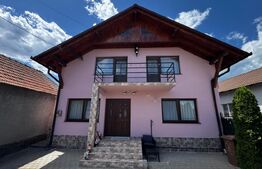 Casă cu 5 camere și teren generos de 2.044 mp, Vintul de Jos