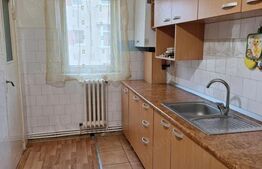 Apartament 3 camere, 65 mp, zona Cetate
