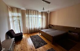 Casa de vanzare, 390 mp, zona Cetate