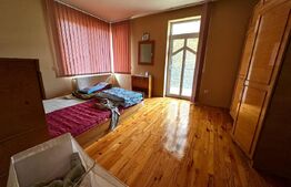 Casa de vanzare, 390 mp, zona Cetate