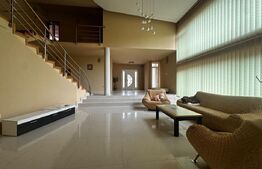 Casa de vanzare, 390 mp, zona Cetate