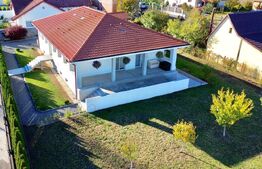 Casă elegantă, design mediteranean, demisol + parter, garaj, 1200 mp teren