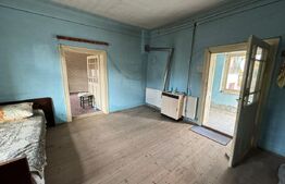 Casă săsească, 3 camere, 700 mp teren, Sebeș