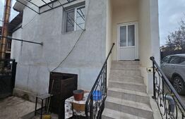 Casa de vanzare cu 3 camere, zona centrala, Campeni