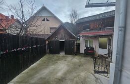 Casă cu 3 camere și grădină, aproape de centrul orașului Câmpeni