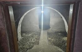 Casă cu 4 camere, demisol şi teren 300 mp, Mihoeşti, Câmpeni