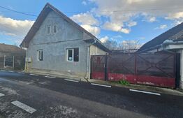 Casa spatioasa, cu 4 camere, Ocna Mureş, jud. Alba