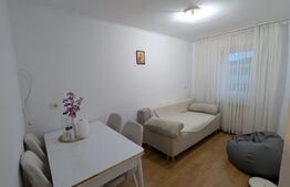 Apartament cu 3 camere, decomandat, cetate