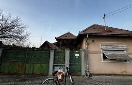 Casă de vânzare, 105.50 mp, teren 483 mp, zona Centru