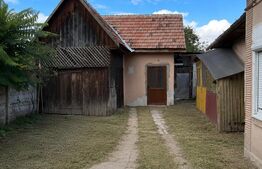 Casă de vânzare, 105.50 mp, teren 483 mp, zona Centru