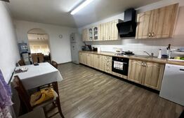 Casă spațioasă, aproape de centru, într-o zonă excelentă din Sebeș