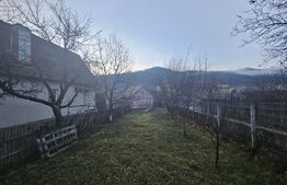 Casă cu 2 camere și anexe, zona centralǎ, Câmpeni