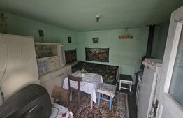 Casă cu 2 camere și anexe, zona centralǎ, Câmpeni