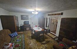 Casă cu 2 camere și anexe, zona centralǎ, Câmpeni