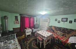 Casă cu 2 camere și anexe, zona centralǎ, Câmpeni