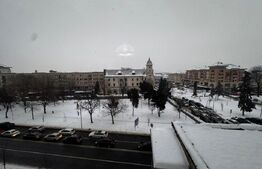 Apartament 3 camere, 64 mp, zona Central 