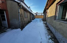 Teren 471 mp cu construcție demolabilă – ideal spații comerciale, vad auto bun