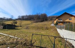 Teren intravilan de 1.867 mp în Câmpeni