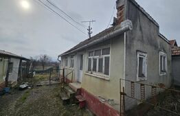 Casă cu 4 camere, teren 544 mp, 2 fronturi stradale asfaltate, Cricau