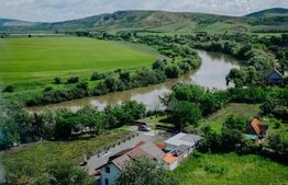 Proprietate pe malul Mureșului – Stâna de Mureș