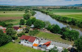 Proprietate pe malul Mureșului – Stâna de Mureș