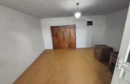 Casă cu 2 apartamente, 200 mp, zona Gara si 1370 mp teren