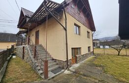 Casă spațioasă cu priveliște spre munte, în Gura Roșiei – Roșia Montană